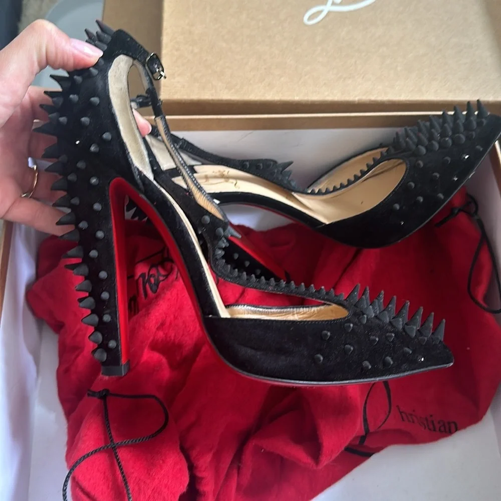 Spiked Louboutin heels sz 38 - Picture 1 of 14